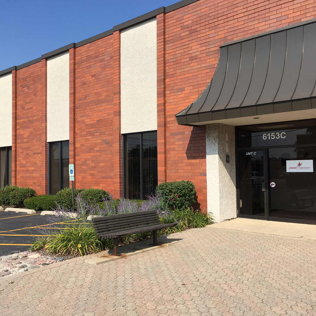 An exterior shot of Spectrum Plastics Group's Niles, Illinois facility